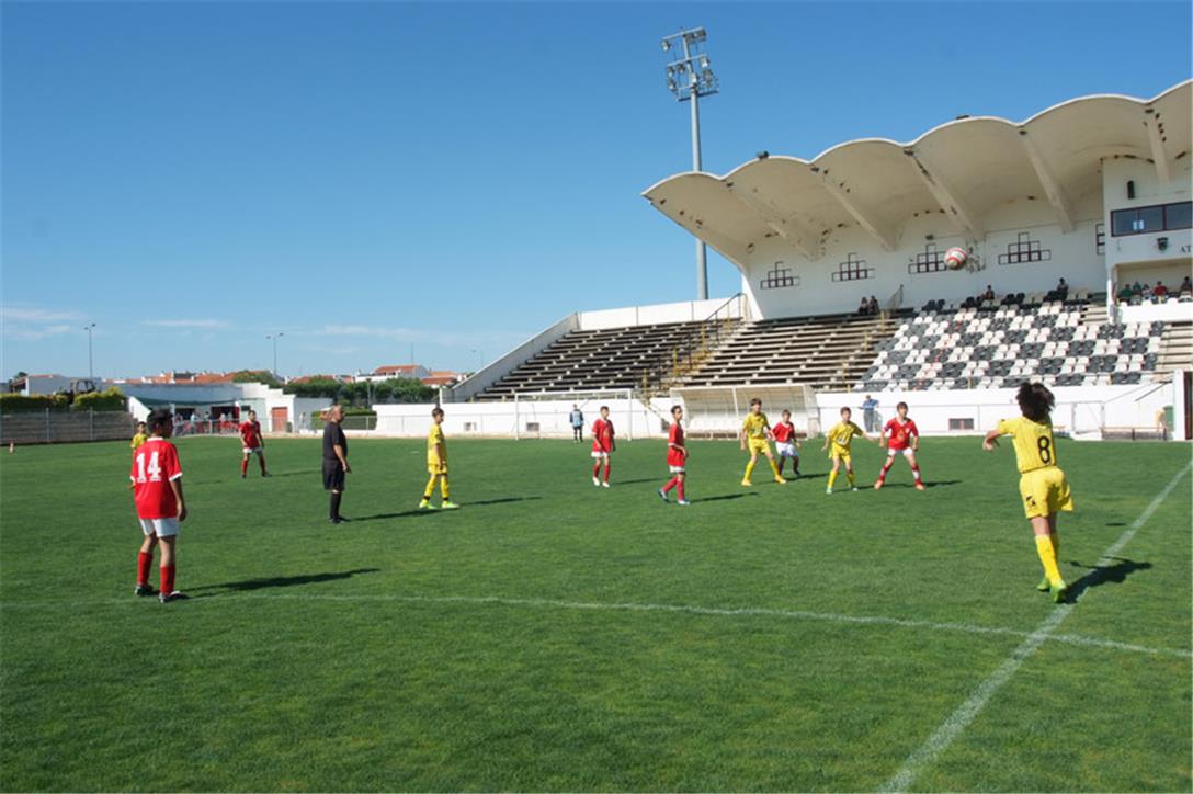 Câmara de Moura investe em clubes desportivos do concelho