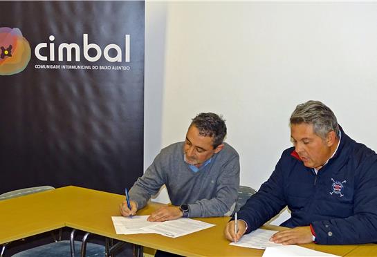 Assinatura do Contrato de empreitada para 'Implementação de Soluções de Eficiência Energética nos edifícios de Paços de Concelho de Mértola e Edifício de Serviços em Serpa