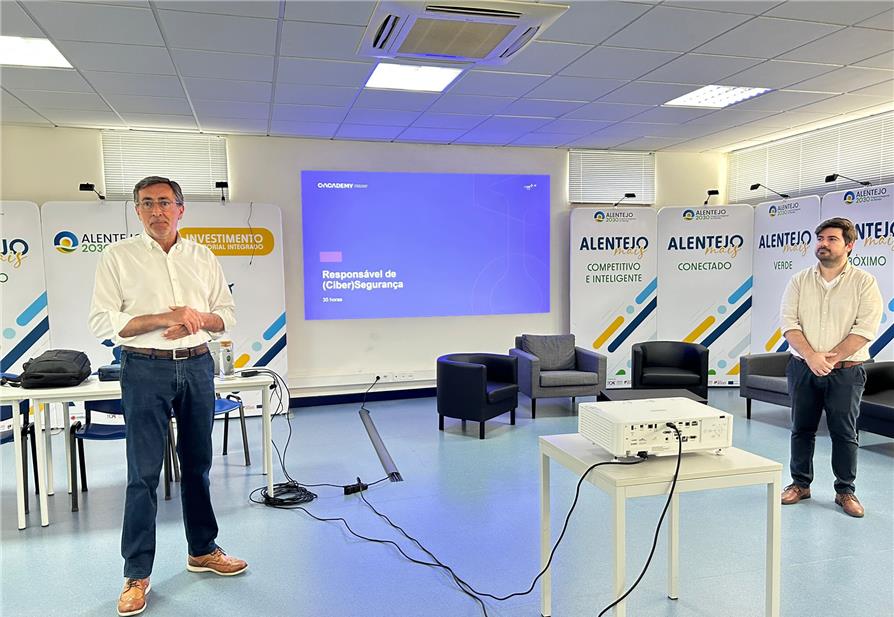 𝗔çã𝗼 𝗱𝗲 𝗙𝗼𝗿𝗺𝗮çã𝗼 𝗽𝗮𝗿𝗮 𝗥𝗲𝘀𝗽𝗼𝗻𝘀á𝘃𝗲𝗹 𝗱𝗲 (𝗖𝗶𝗯𝗲𝗿)𝗦𝗲𝗴𝘂𝗿𝗮𝗻ç𝗮
