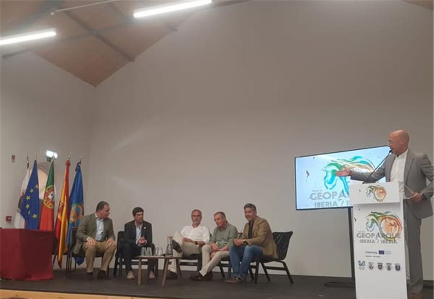 ASSINATURA DE MEMORANDO AGRUPAMENTO EUROPEU PARA A COOPERAÇÃO TERRITORIAL (AECT) GEOPARQUE IBERIA/IBÉRIA